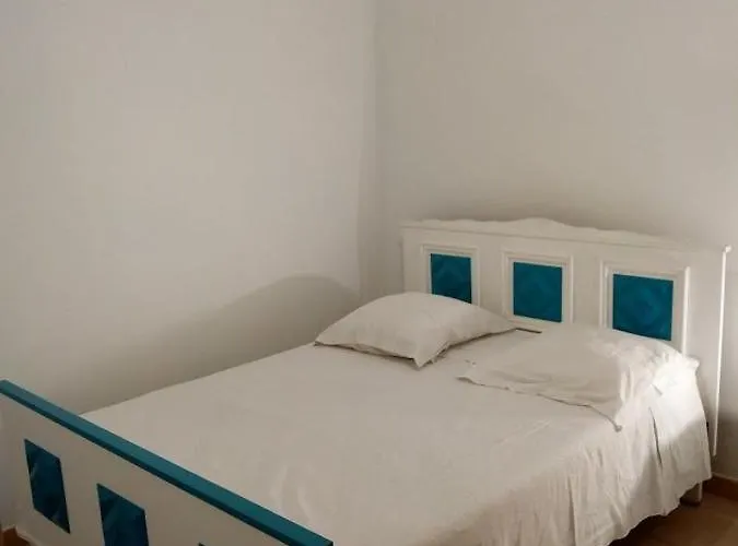 Etxe Xuri * Ossès